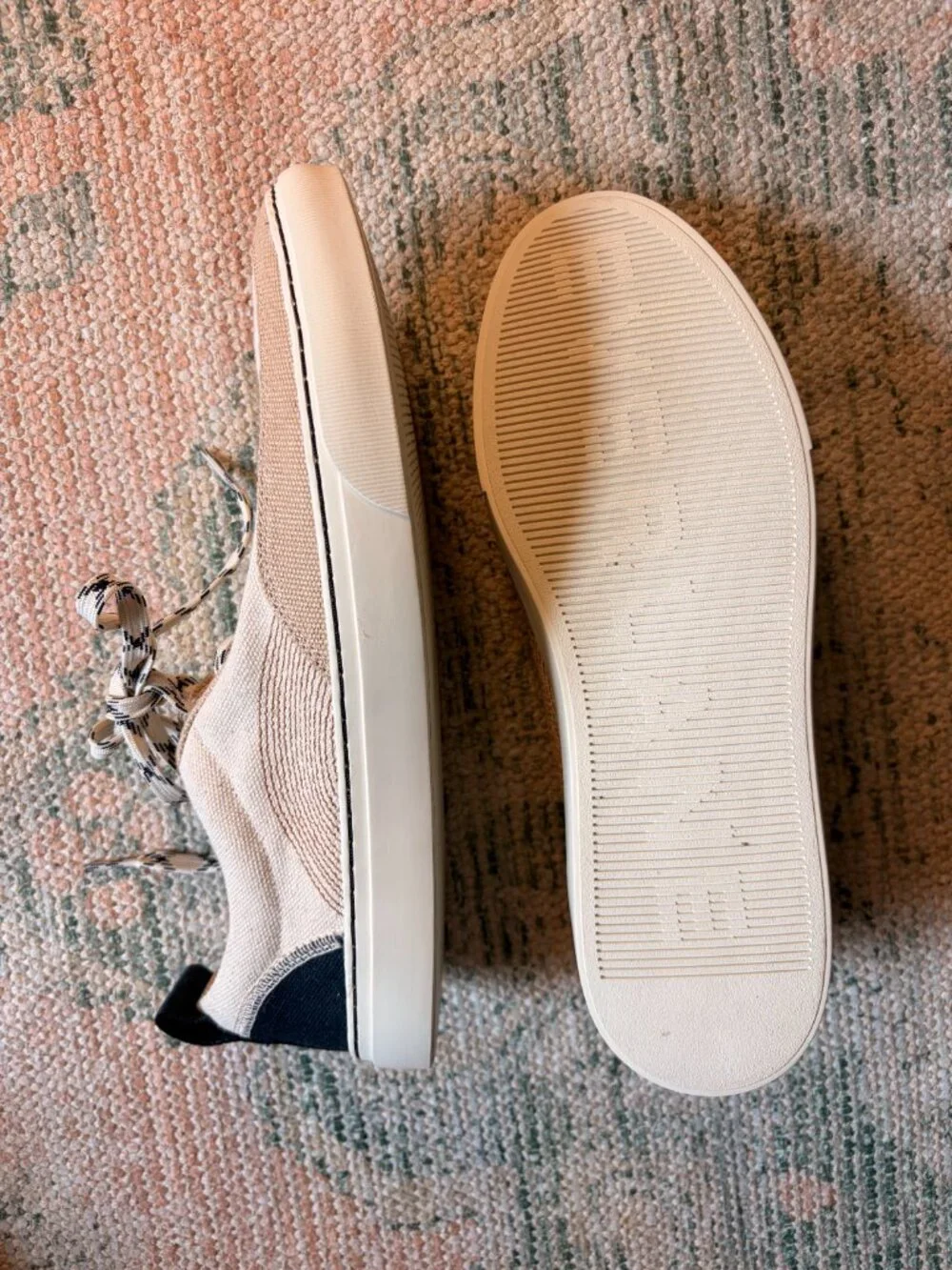 New/Never-Worn: The Tread-Bare Sneaker | Everlane (Women’s 10 / Men’s 8)